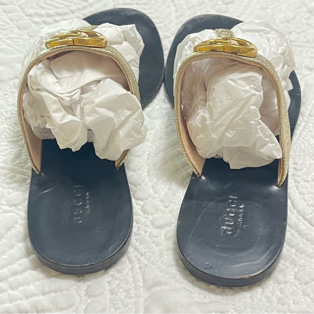 GUCCI Marmont Double GG Gold T Strap Flat Sandal Black Leather Size 37.5 - Picture 7 of 11